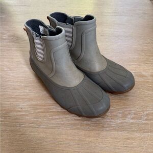 Sperry women’s Syren Cove rubber Chelsea style grey ankle rain boots size 8